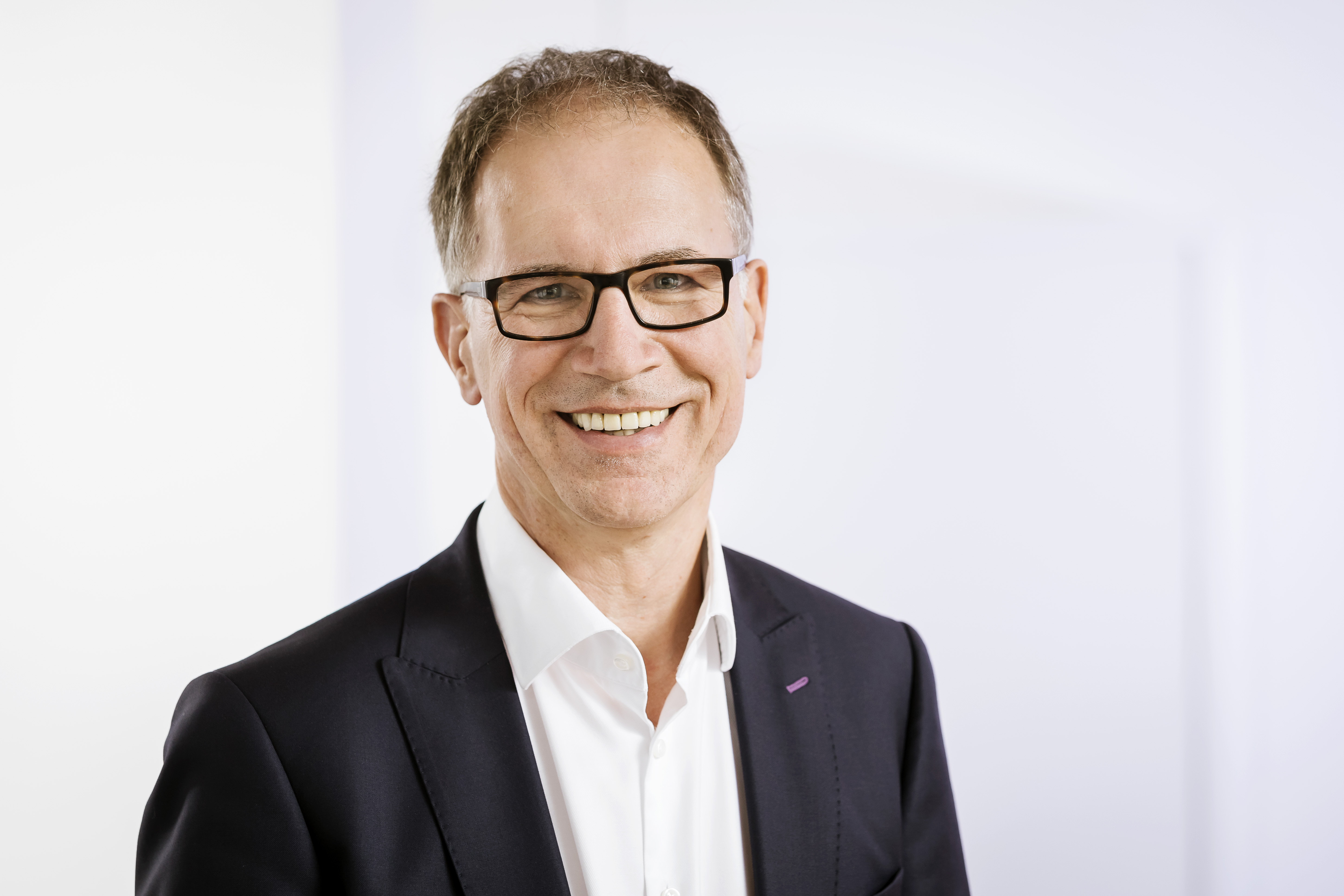 Porträtbild von Dr. Norbert Reinkober, Geschäftsführer des Nahverkehr Rheinland