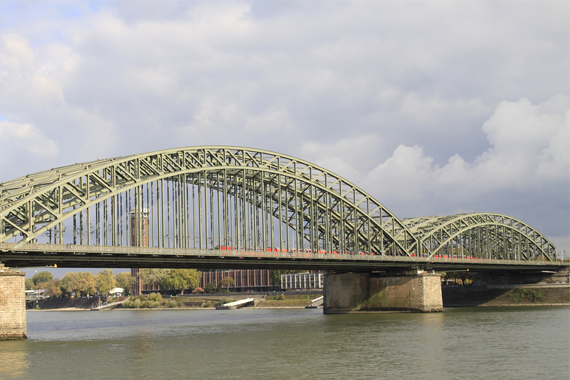 Ein Foto der Hohenzollernbrücke.